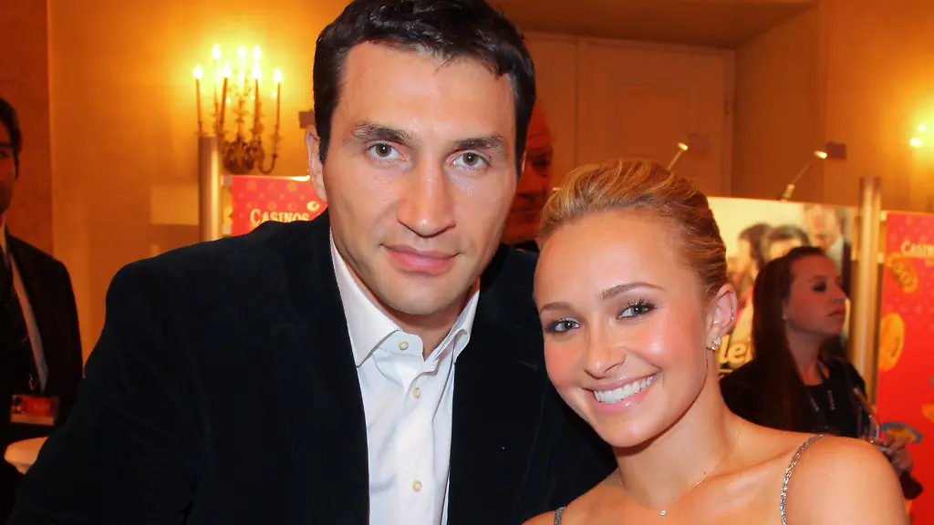 Romy-Award-16-04-2011-Boxer-Wladimir-Klitschko-Wolodymyr-Wolodymyrowytsch-Klytschko-Freundin-Hayden-Leslie-Panettiere-Schauspielerin-in-der-Hofburg-Wien-bei-der-Verleihung-der-Kurier-Romy-Awards-16-04