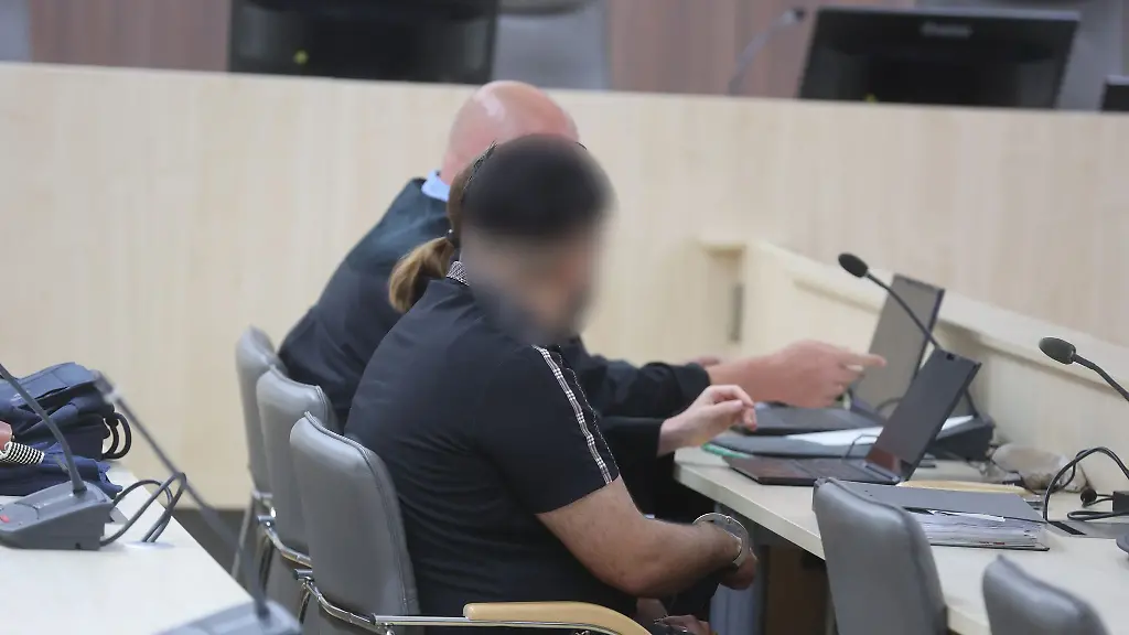 Das-erste-Urteil-gegen-den-wegen-eines-illegalen-Autorennens-mit-toedlichem-Ende-angeklagten-Mannes-war-2025-gefallen-Der-Bundesgerichtshof-hob-das-Urteil-aber-in-Teilen-auf-Nun-wird-der-Fall-an-einer-anderen-Kammer-am-Landgericht-Gera-verhandelt
