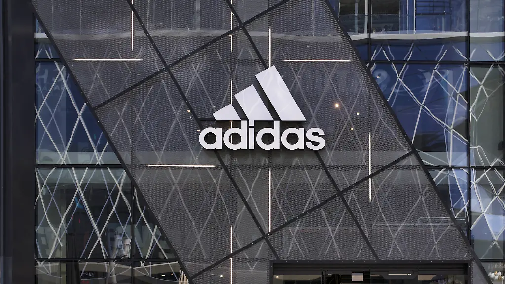 Diesen-Herbstsneaker-gibt-es-jetzt-bei-Adidas