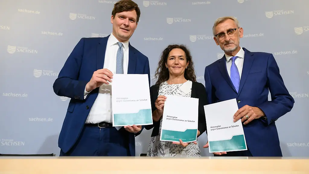 Sachsen-legt-einen-Aktionsplan-gegen-extremistische-Umtriebe-an-Schulen-vor