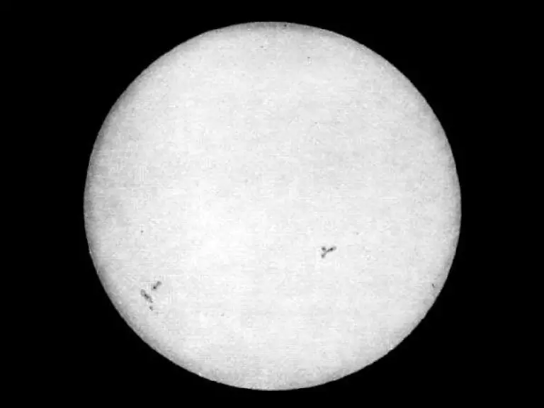 Fizeau_Foucault-First_Photo_of_Sun_1845