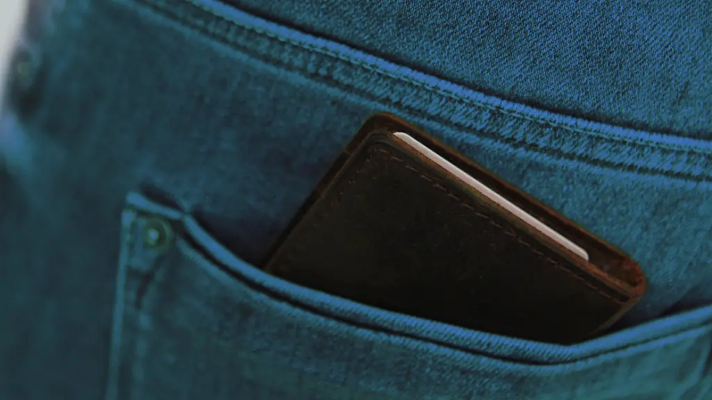 Ein-Slim-Wallet-wie-das-Modell-von-Tenbst-nimmt-weniger-Platz-in-der-Hosentasche-ein