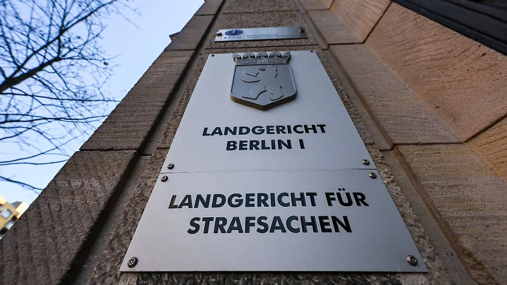 Rund-sechs-Monate-nach-einem-toedlichen-Angriff-auf-eine-40-jaehrige-Frau-steht-ihr-Freund-vor-Gericht