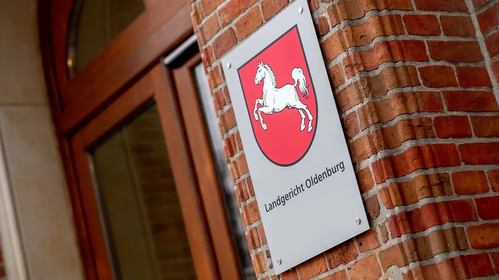 Vor-dem-Landgericht-Oldenburg-hat-ein-Sicherungsverfahrens-begonnen-nach-dem-Angriff-auf-einen-Polizisten