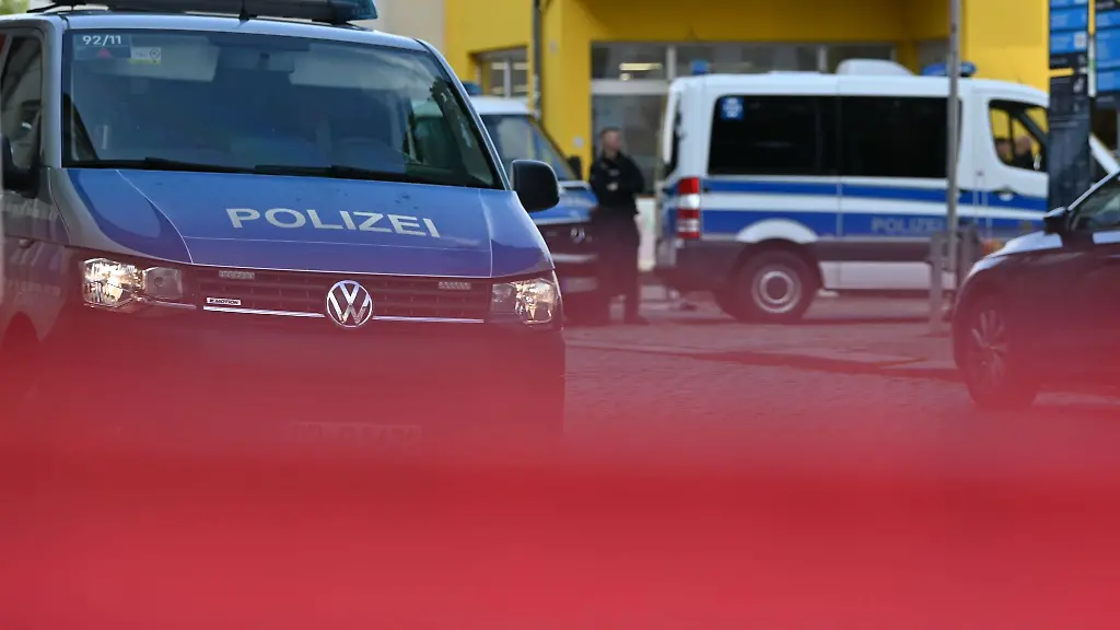 Mit-einer-Art-Machete-zielte-ein-41-Jaehriger-Mitte-Juli-auf-Passanten