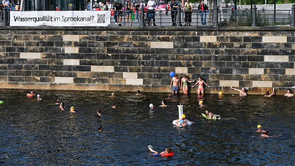 Protest-gegen-das-Badeverbot-an-der-Spree-Am-20-August-ist-wieder-eine-Aktion-geplant