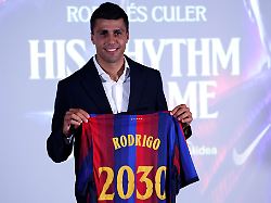 Spaniens Weltmeister Rodri Spielt Kuenftig Fuer Den FC Barcelona