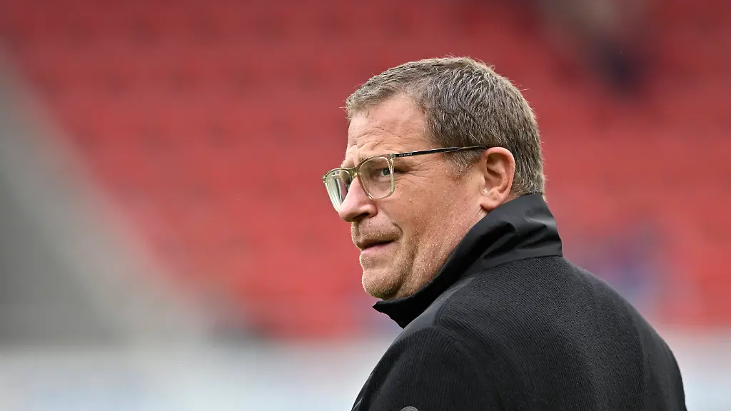 vor-Spielbeginn-Platzinspektion-Sportvorstand-Max-Eberl-FC-Bayern-Muenchen-FCB-Portrait-1-FC-Heidenheim-1846-FCH-vs-FC-Bayern-Muenchen-FCB-TESTSPIEL-18-08-2026-DFL-REGULATIONS-PROHIBIT-ANY-USE-OF-PHOTOGRAPHS-AS-IMAGE-SEQUENCES-AND-OR-QUASI-VIDEO-1-FC-Heidenheim-1846-FCH-vs-FC-Bayern-Muenchen-FCB-TESTSPIEL-Pre-game-field-inspection-Sports-Director-Max-Eberl-FC-Bayern-Munich-FCB-1-FC-Heidenheim-1846-FCH-vs-FC-Bayern-Munich-FCB-Friendly-Match-August-18-2026-DFL-regulations-prohibit-any-use-of-photographsRAPHS-AS-IMAGE-SEQUENCES-AND-OR-QUASI-VIDEO-1-FC-Heidenheim-1846-FCH-vs