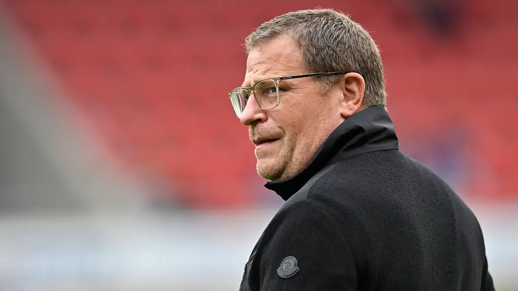 vor-Spielbeginn-Platzinspektion-Sportvorstand-Max-Eberl-FC-Bayern-Muenchen-FCB-Portrait-1-FC-Heidenheim-1846-FCH-vs-FC-Bayern-Muenchen-FCB-TESTSPIEL-18-08-2026-DFL-REGULATIONS-PROHIBIT-ANY-USE-OF-PHOTOGRAPHS-AS-IMAGE-SEQUENCES-AND-OR-QUASI-VIDEO-1-FC-Heidenheim-1846-FCH-vs-FC-Bayern-Muenchen-FCB-TESTSPIEL-Pre-game-field-inspection-Sports-Director-Max-Eberl-FC-Bayern-Munich-FCB-1-FC-Heidenheim-1846-FCH-vs-FC-Bayern-Munich-FCB-Friendly-Match-August-18-2026-DFL-regulations-prohibit-any-use-of-photographsRAPHS-AS-IMAGE-SEQUENCES-AND-OR-QUASI-VIDEO-1-FC-Heidenheim-1846-FCH-vs