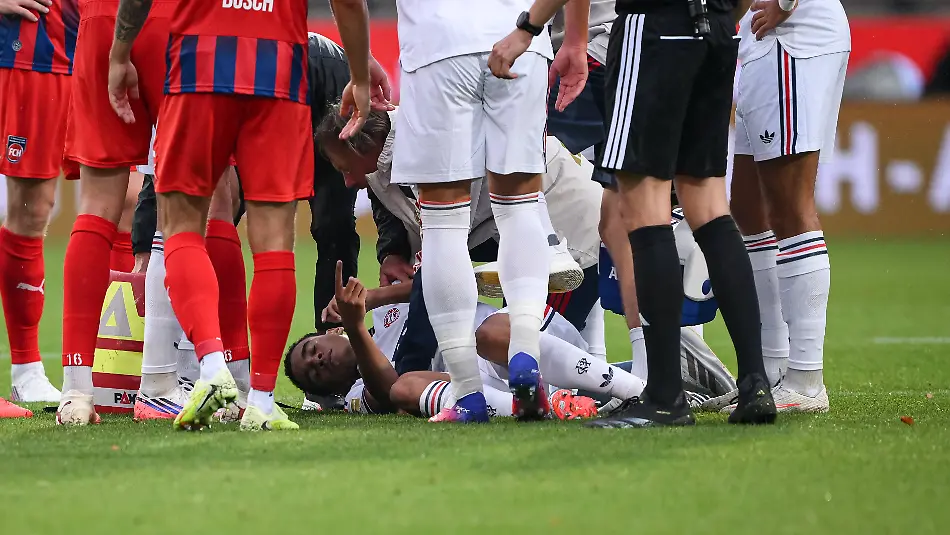 Fussball-Testspiel-1-Bundesliga-2026-2027-18-08-2026-1-FC-Heidenheim-FC-Bayern-Muenchen-Jamal-Musiala-FC-Bayern-Muenchen-am-Boden-erneut-mit-einer-Kreislaufzusammenbruch-Soccer-Friendly-Match-1-Bundesliga-20262027-August-18-2026-1-FC-Heidenheim-vs