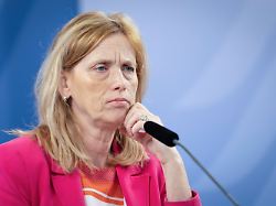 Widerstand gegen Kürzung: Unterhaltsvorschuss: Prien wirft SPD Unzuverlässigkeit vor