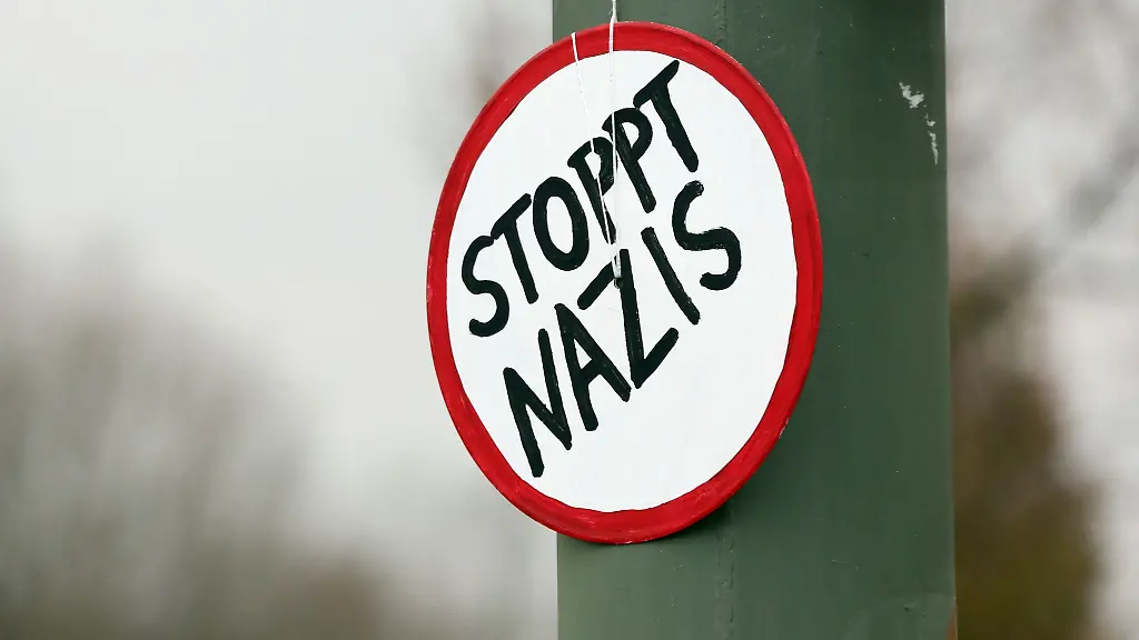 Der-Hamburger-Verein-Laut-gegen-Nazis-will-den-Verkauf-von-rechtsextremen-Produkten-verhindern-und-damit-der-Branche-einen-wichtigen-Finanzierungsweg-versperren