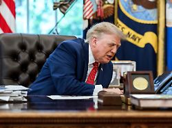 Präsident will Pipeline-Deal: Trump setzt Zölle gegen Kanada in letzter Minute aus