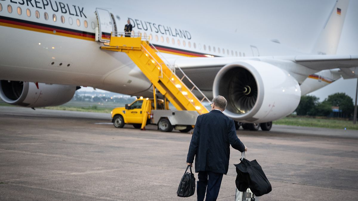 Linke sieht "teures Ärgernis": Hälfte der Regierungsflüge fliegt ohne Passagiere