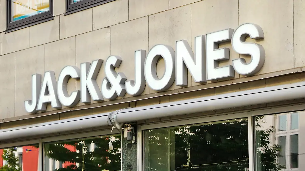 Amazon-reduziert-Maennermode-von-Jack-Jones