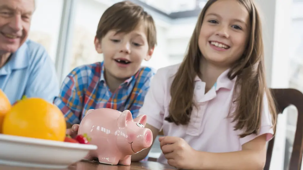 Ein-Junior-Depot-kann-neben-anderen-Dingen-ein-sinnvolles-Geschenk-zur-Einschulung-sein
