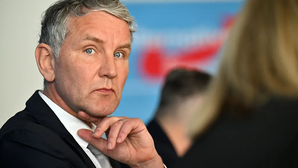 Die-AfD-um-Bjoern-Hoecke-stellt-erneut-einen-Misstrauensantrag-gegen-Regierungschef-Voigt