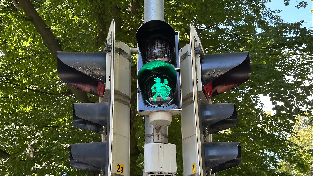 Die-Wiesntrommler-sollen-auch-nach-dem-Rosenheimer-Herbstfest-noch-den-Verkehr-regeln