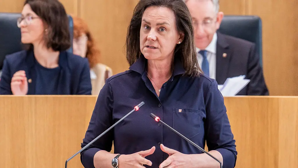 Die-Bildungsministerin-war-als-Jugendliche-Leistungssportlerin-und-findet-Leistung-gut