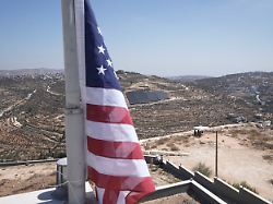 "Bewachen unser Land": US-Bürger hisst Flagge gegen israelische Siedlergewalt