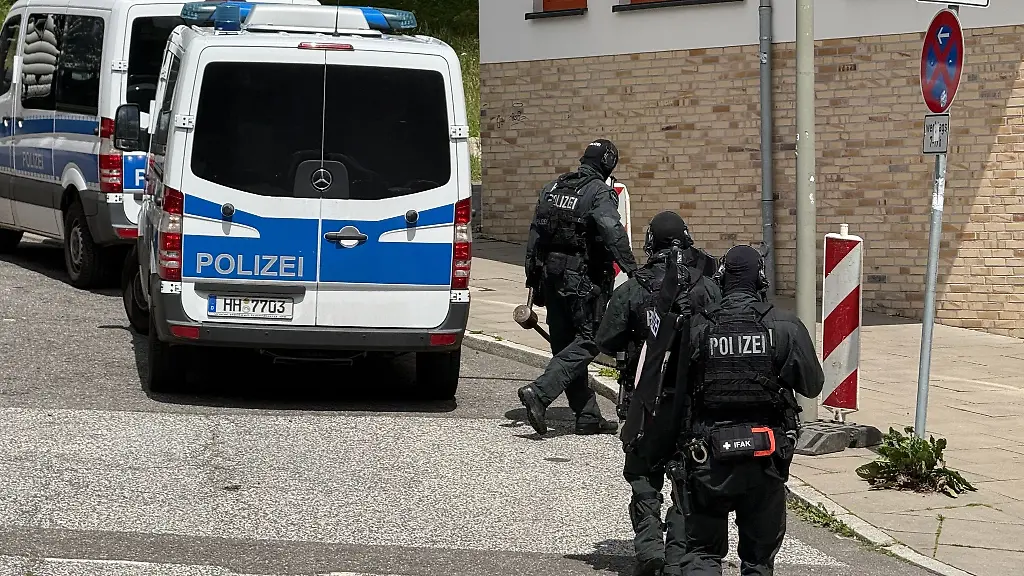 Die-Fahndung-unmittelbar-nach-den-Schuessen-in-Hamburg-Heimfeld-war-ohne-Erfolg-geblieben