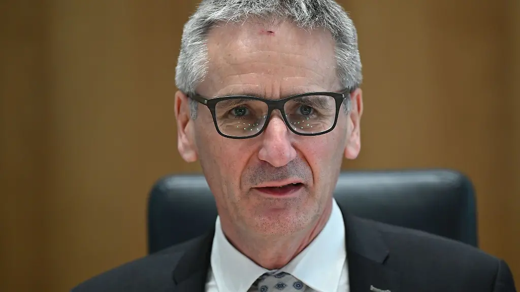 Hendrik-Hering-arbeitet-bald-wieder-als-Rechtsanwalt