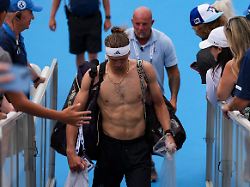 Matchball hilft nicht: Zverev gibt nach Regenpause Führung und Match aus der Hand