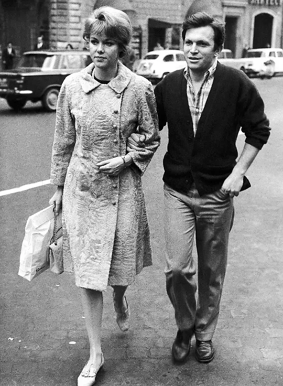 German-caner-and-actress-Alice-Kessler-with-her-fiance-Italian-actor-Umberto-Orsini-in-an-undated-photo