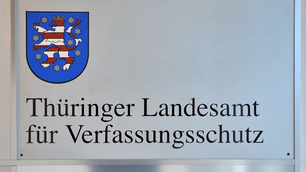 Das-Thueringer-Landesamt-fuer-Verfassungsschutz-aufgenommen-am-Dienstag-15-11-2011-in-Erfurt-Der-Thueringer-Verfassungsschutz-muss-sich-kritische-Fragen-nach-seiner-Rolle-beim-Verschwinden-des-Neonazi-Trios-aus-Thueringen-gefallen-lassen-Die-Bundesanwaltschaft-wirft-den-drei-Rechtsextremen-eine-deutschlandweite-Mordserie-an-neun-Auslaendern-und-einer-Polizistin-zwischen-2000-und-2007-vor