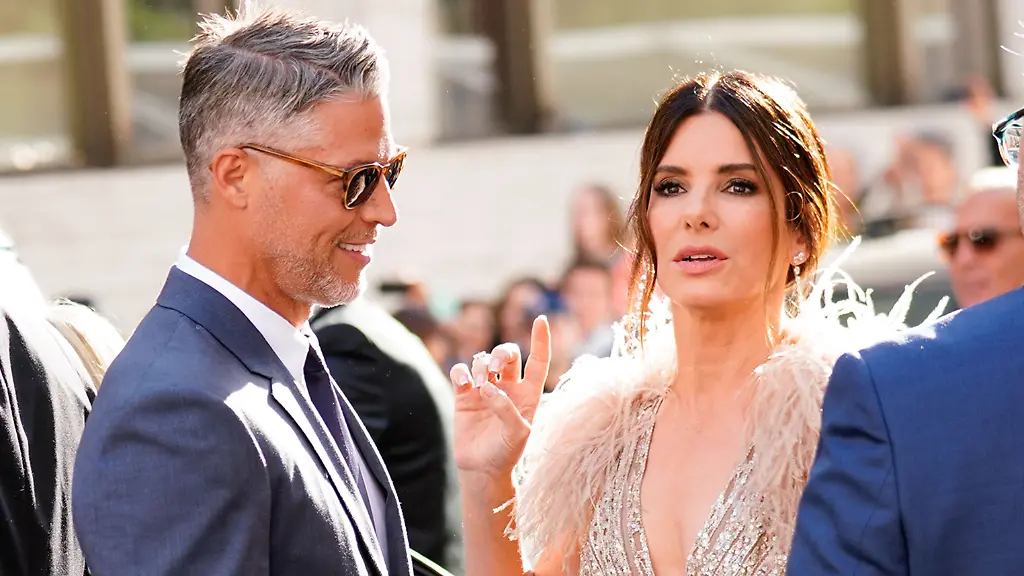 NEW-YORK-NY-JUNE-05-Sandra-Bullock-and-Bryan-Randall-are-seen-at-Oceans-8-World-Premiere-on-June-5-2018-in-New-York-City
