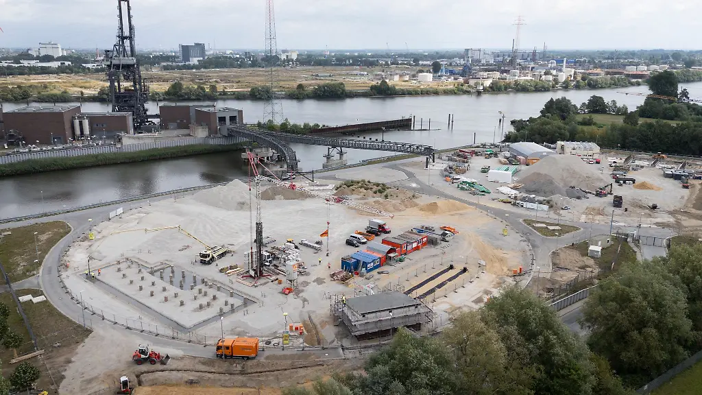 Blick-auf-die-Baustelle-des-Wasserstoff-Anlagenparks