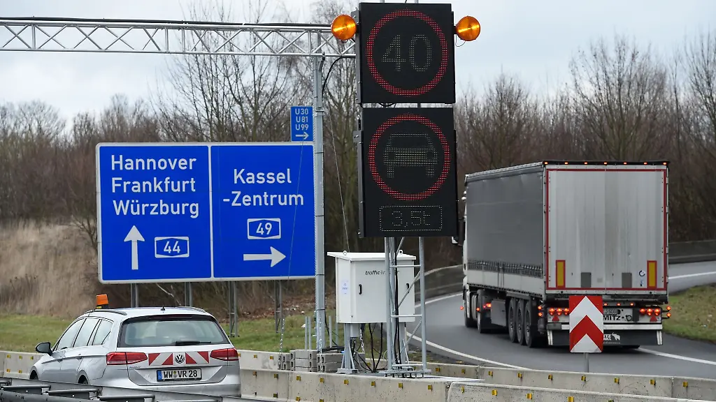 Das-Hessische-Wirtschafts-und-Verkehrsministerium-prueft-den-Antrag-fuer-den-Ausbau-der-A44