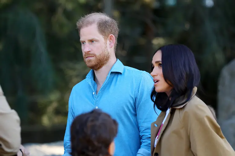 HARRY-AND-MEGHAN-AUSTRALIA-VISIT-Prince-Harry-and-Meghan-the-Duke-and-Duchess-of-Sussex-participate-in-the-Scar-Tree-Walk-at-Birrarung-Marr-during-a-visit-to-Australia-Melbourne-Thursday-April-16-2026