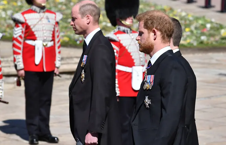 Bilder-des-Jahres-2021-Entertainment-04-April-Entertainment-Themen-der-Woche-KW15-Entertainment-Bilder-des-Tages-17-04-2021-Windsor-United-Kingdom-Prince-William-and-Prince-Harry-at-the-funeral-of-Prince-Philip-Duke-of-Edinburgh-at-Windsor-Castle