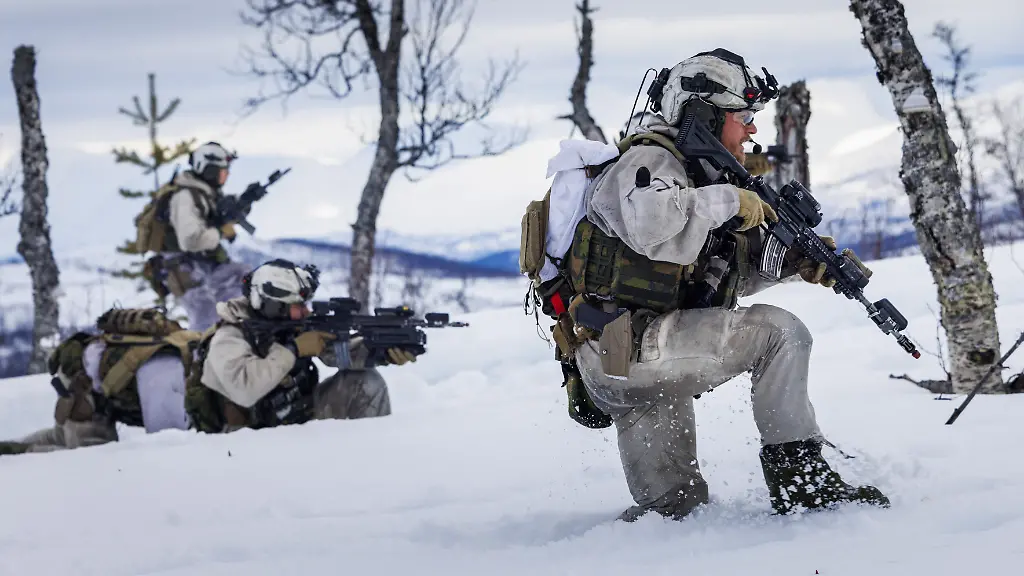 Norwegian-soldiers-of-the-Telemark-Battalion-in-combat-during-the-biennial-NATO-exercise-Cold-Response-is-being-held-in-Bodo-Northern-Norway-on-March-14-2026-14-countries-including-the-Netherlands-are-participating-in-the-exercise-with-a-total-of-25-000-participants-on-land-in-the-air-and-at-sea-The-goal-of-the-exercise-is-to-strengthen-the-northeastern-flank-of-NATO-territory-Photo-by-Robert-Meerding-NLBeeld-Bruno-Press-ABACAPRESS