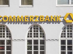 Geldhaus zieht Aktien ein: Unicredit steht kurz vor der Aktienmehrheit bei der Commerzbank