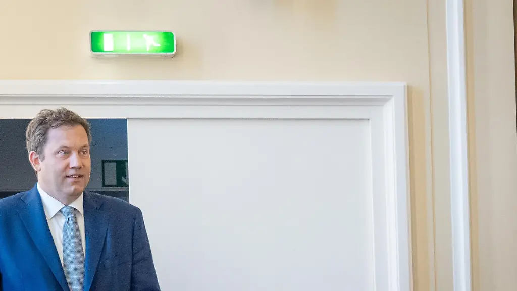 Lars-Klingbeil-Bundesminister-der-Finanzen-zu-Beginn-der-Veranstaltung