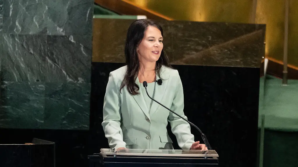 July-23-2026-New-York-New-York-USA-President-of-the-General-Assembly-Annalena-Baerbock-delivers-opening-remarks-before-candidates-for-the-position-of-Secretary-General-respond-to-questions-on-key-challenges-for-the-United-Nations-in-a-televised-debate-organized-by-the-President-of-the-General-Assembly-Annalena-Baerbock-and-sponsored-by-Bloomberg-at-UN-Headquarters-in-New-York-NY-on-July-23-2026-There-were-6-candidates-Michele-Bachelet-Maria-Fernanda-Espinosa-Rafael-Mariano-Grossi-Rebeca-Grynspan-Carolyn-Rodriguez-Birkett-and-Macky-Sall