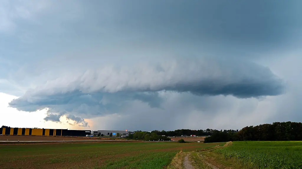 Gewitter-und-Regen-erwartet-der-DWD-fuer-Freitag