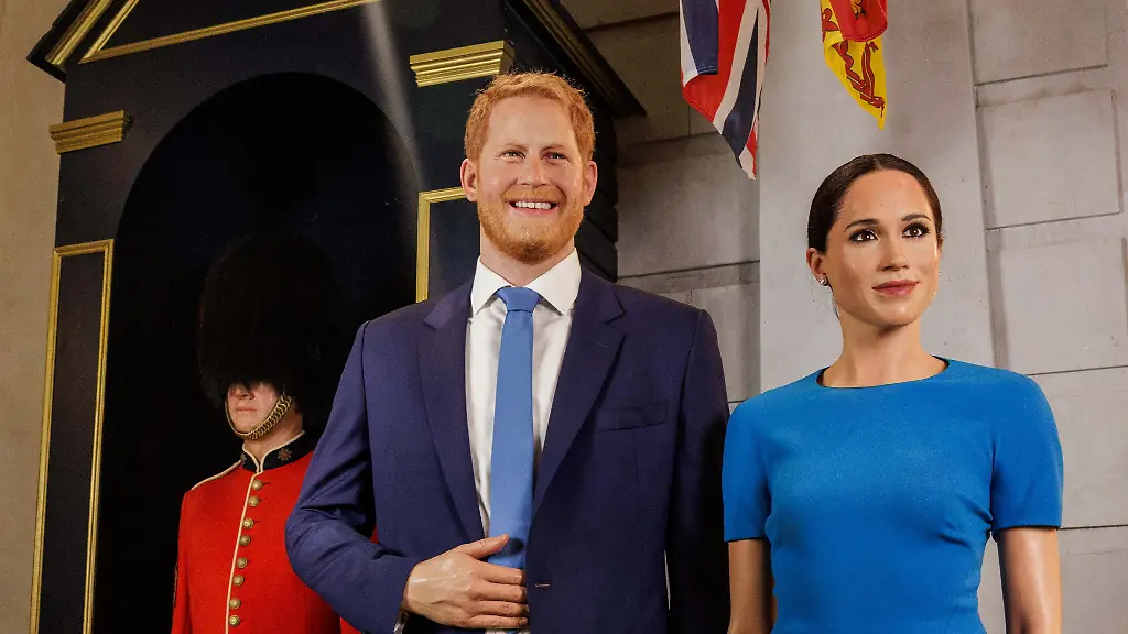 The-waxworks-of-Britain-s-Prince-Harry-and-his-wife-Meghan-stand-next-to-suitcases-at-the-Madame-Tussauds-museum-in-London-Britain-in-this-handout-released-August-20-2026-Madame-Tussauds-London-Handout-via-REUTERS-THIS-IMAGE-HAS-BEEN-SUPPLIED-BY-A-THIRD-PARTY-NO-RESALES