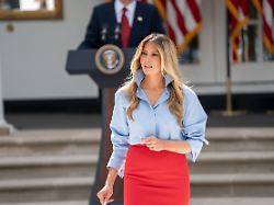 „Hier bin ich“: Melania Trump reagiert auf Spekulationen über ihre Abwesenheit