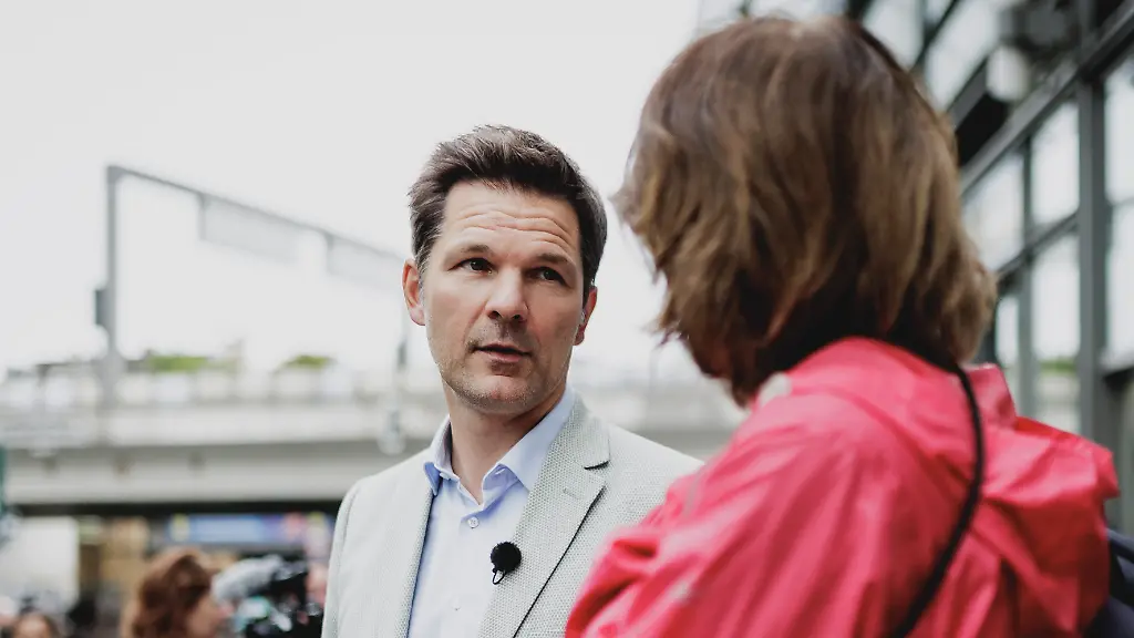 Steffen-Krach-SPD-Spitzenkandidat-fuer-die-Abgeordnetenhaus-Wahl-in-Berlin-aufgenommen-im-Rahmen-der-Wahlkampftour-in-Berlin-17-08-2026-Fotografiert-im-Auftrag-der-SPD-Berlin