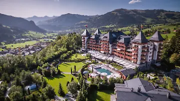 TheAlpinaGstaad_Exterior_11