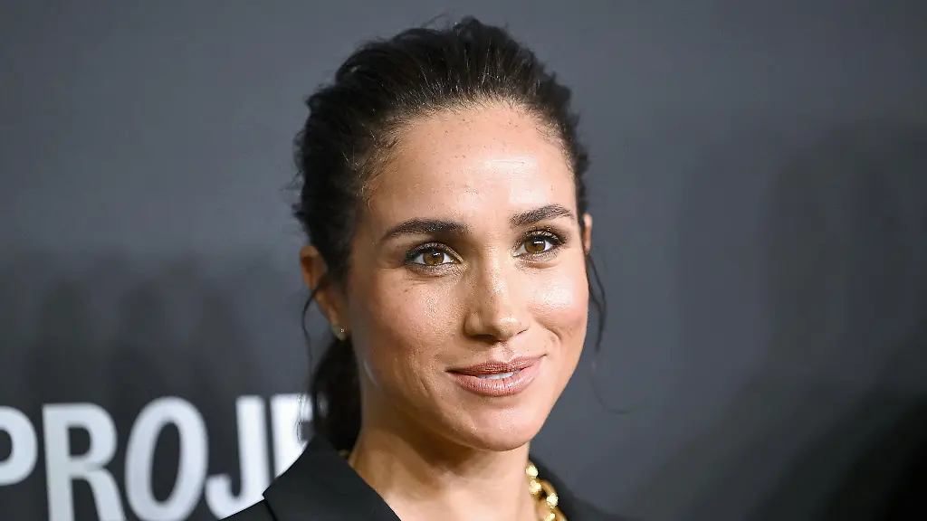Meghan-Duchess-of-Sussex-attends-Third-Annual-World-Mental-Health-Day-Gala-hosted-by-Project-Healthy-Minds-Spring-Studios-New-York-NY-October-9-2025