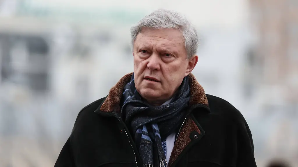 RUSSIA-MOSCOW-MARCH-1-2024-Grigory-Yavlinsky-co-founder-of-the-Yabloko-political-party-arrives-at-the-Cathedral-of-Christ-the-Saviour-for-a-funeral-service-for-Russian-politician-Nikolai-Ryzhkov-former-member-of-the-Russian-Federation-Council-former-chairman-of-the-USSR-Council-of-Ministers-Ryzhkov-died-on-February-28-2024-aged-94