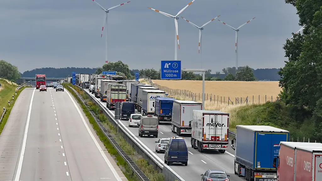 Stauen-kann-es-sich-an-Baustellen-und-an-der-Grenze-zu-Polen