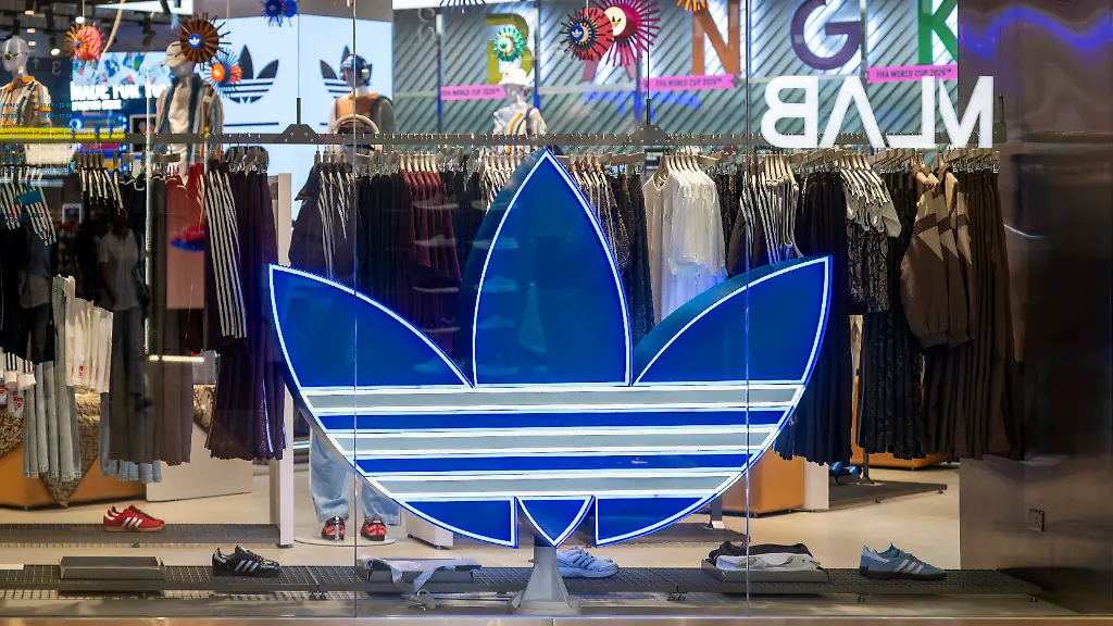 Wir-kriegen-nicht-genug-von-Adidas-Sneakern-und-ein-ganz-besonderes-Modell-ist-gerade-so-guenstig-wie-lange-nicht-mehr