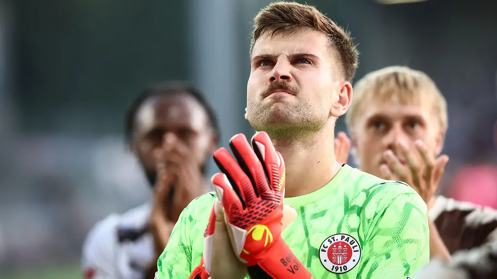 Ben-Voll-wird-auch-gegen-Rot-Weiss-Essen-im-St-Pauli-Tor-stehen
