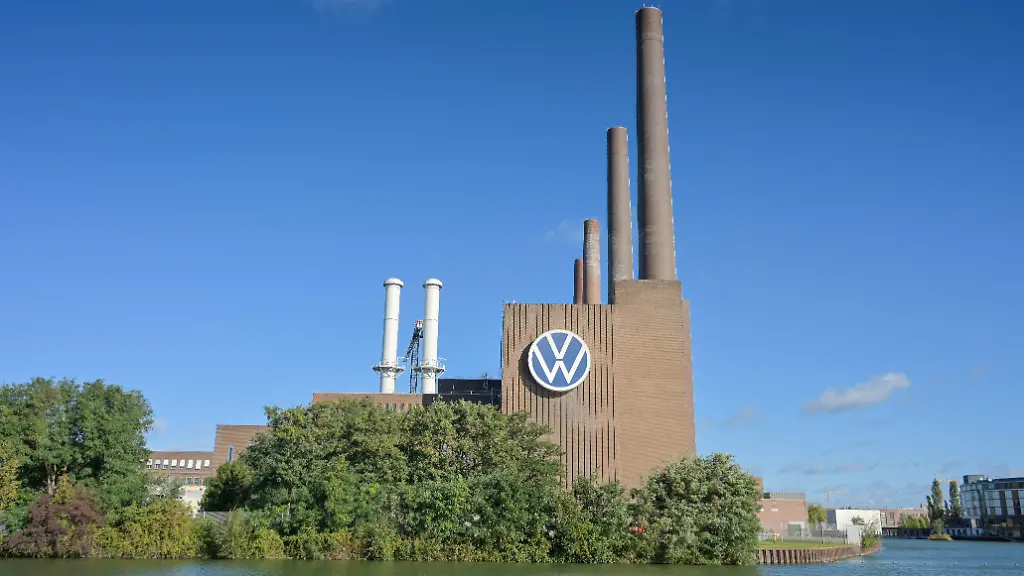 VW-Kraftwerk-Mittellandkanal-Wolfsburg-Niedersachsen-Deutschland