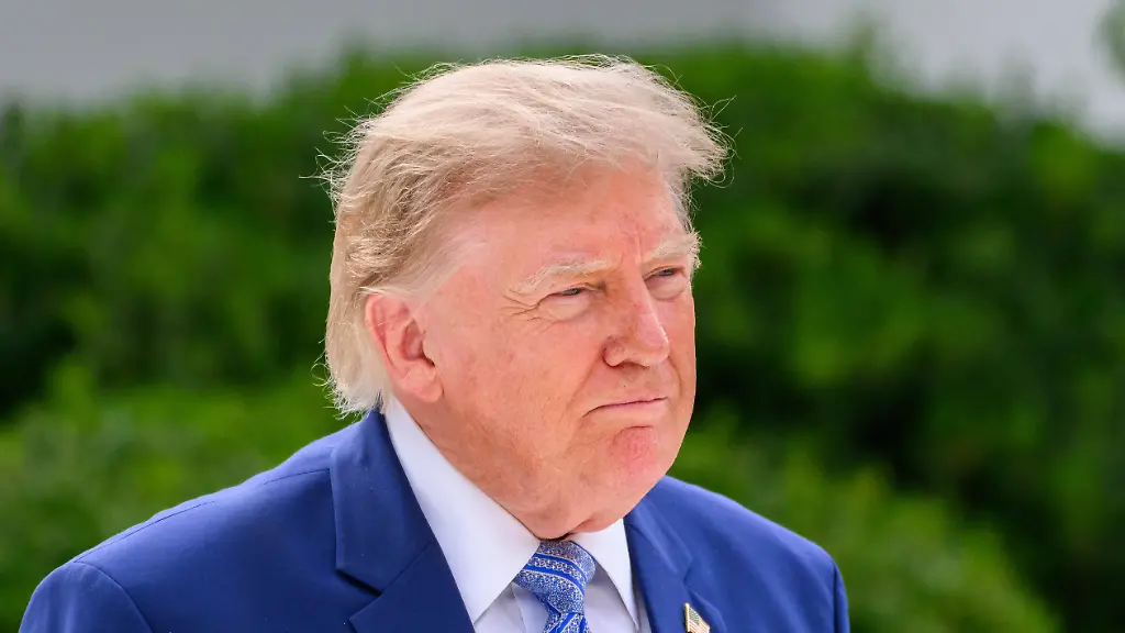 August-20-2026-Washington-District-Of-Columbia-United-States-DONALD-J-TRUMP-speaks-to-guests-during-an-event-at-the-White-House-announcing-a-partnership-expanding-First-Lady-Melania-TrumpAaa-s-Fostering-the-Future-initiative-ahead-of-the-Freedom-250-Grand-Prix